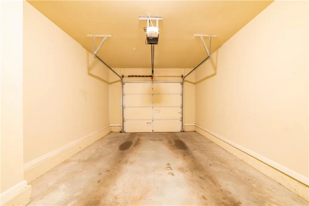 879 Perennial Drive Unit 112, Atlanta, Georgia 30328, 2 Bedrooms Bedrooms, ,2 BathroomsBathrooms,Residential,Sold,879 Perennial Drive Unit 112,7406644