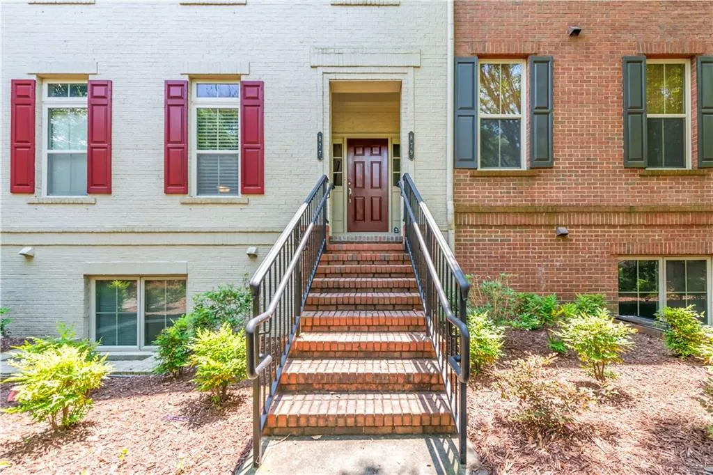 879 Perennial Drive Unit 112, Atlanta, Georgia 30328, 2 Bedrooms Bedrooms, ,2 BathroomsBathrooms,Residential,Sold,879 Perennial Drive Unit 112,7406644