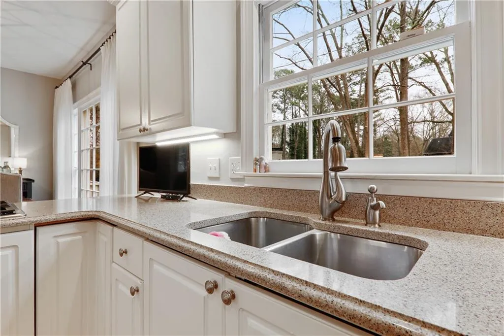 4935 Northway Drive Ne, Sandy Springs, Georgia 30342, 3 Bedrooms Bedrooms, ,2 BathroomsBathrooms,Residential,Sold,4935 Northway Drive Ne,6674968