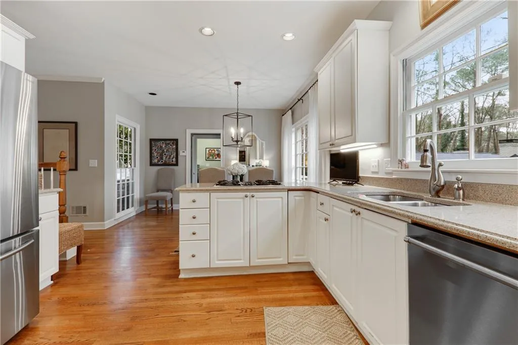 4935 Northway Drive Ne, Sandy Springs, Georgia 30342, 3 Bedrooms Bedrooms, ,2 BathroomsBathrooms,Residential,Sold,4935 Northway Drive Ne,6674968