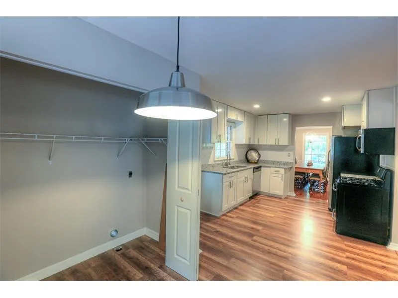 480 Mossyvale Way, Sandy Springs, Georgia 30328, 4 Bedrooms Bedrooms, ,2 BathroomsBathrooms,Residential,Sold,480 Mossyvale Way,5844030