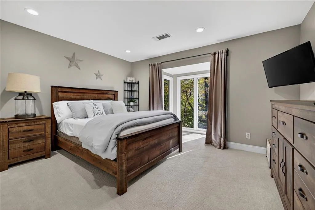 36 Willow Glen Ne, Atlanta, Georgia 30342, 3 Bedrooms Bedrooms, 0 ,3 BathroomsBathrooms,Residential,For Sale,36 Willow Glen Ne,7688679