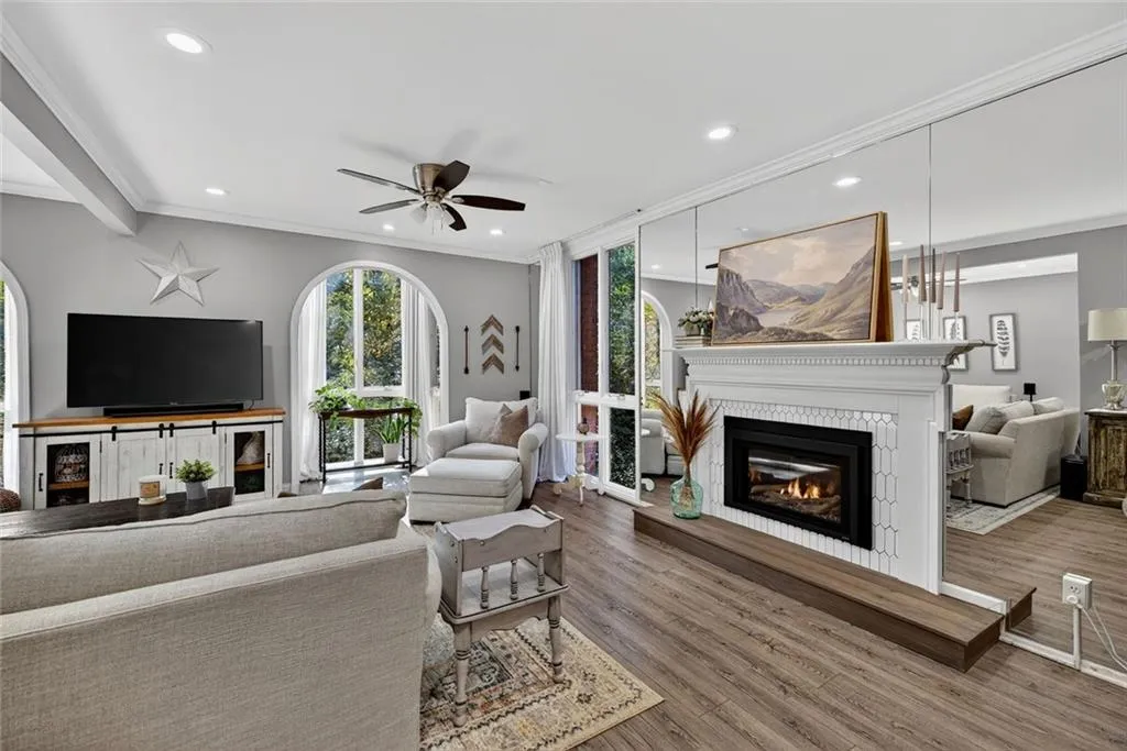 36 Willow Glen Ne, Atlanta, Georgia 30342, 3 Bedrooms Bedrooms, ,3 BathroomsBathrooms,Residential,For Sale,36 Willow Glen Ne,7688679