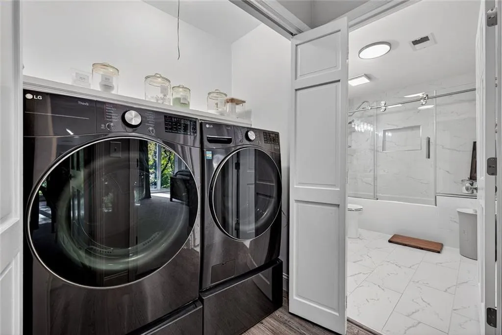 36 Willow Glen Ne, Atlanta, Georgia 30342, 3 Bedrooms Bedrooms, 0 ,3 BathroomsBathrooms,Residential,For Sale,36 Willow Glen Ne,7688679