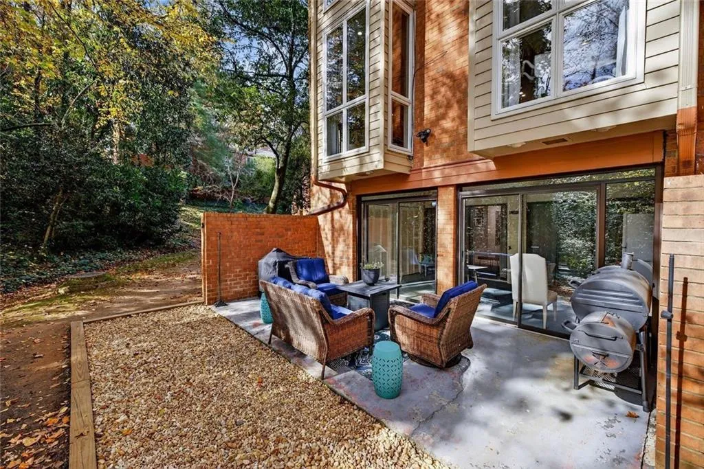 36 Willow Glen Ne, Atlanta, Georgia 30342, 3 Bedrooms Bedrooms, 0 ,3 BathroomsBathrooms,Residential,For Sale,36 Willow Glen Ne,7688679