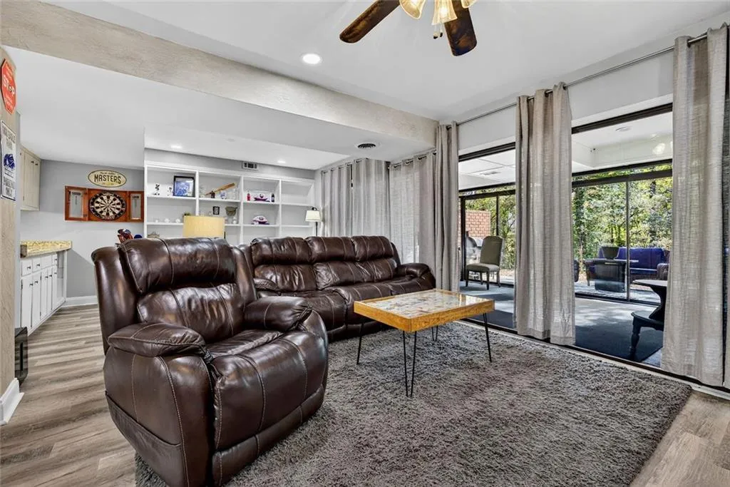 36 Willow Glen Ne, Atlanta, Georgia 30342, 3 Bedrooms Bedrooms, ,3 BathroomsBathrooms,Residential,For Sale,36 Willow Glen Ne,7688679