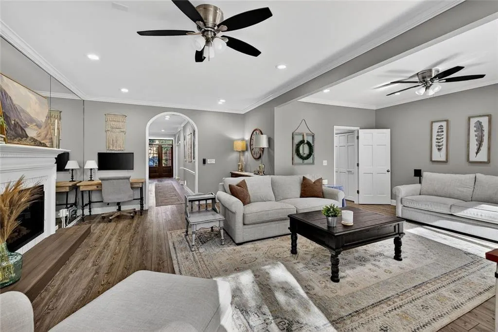 36 Willow Glen Ne, Atlanta, Georgia 30342, 3 Bedrooms Bedrooms, 0 ,3 BathroomsBathrooms,Residential,For Sale,36 Willow Glen Ne,7688679