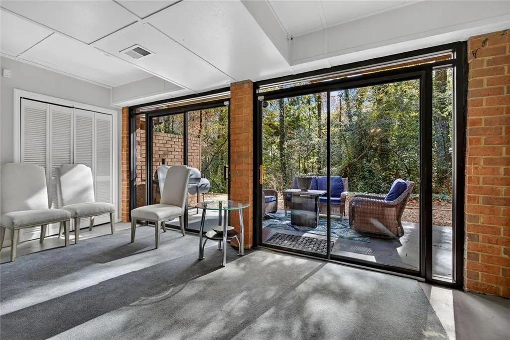 36 Willow Glen Ne, Atlanta, Georgia 30342, 3 Bedrooms Bedrooms, ,3 BathroomsBathrooms,Residential,For Sale,36 Willow Glen Ne,7688679