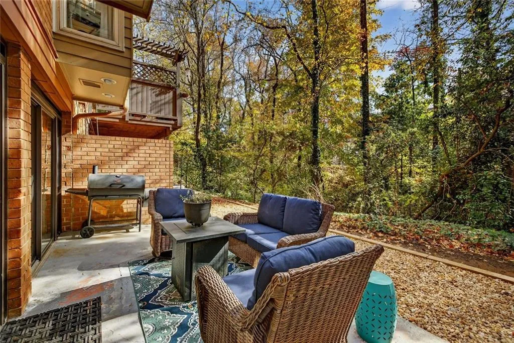 36 Willow Glen Ne, Atlanta, Georgia 30342, 3 Bedrooms Bedrooms, ,3 BathroomsBathrooms,Residential,For Sale,36 Willow Glen Ne,7688679