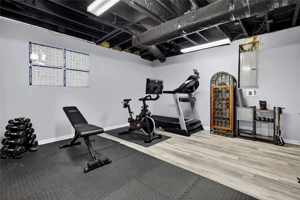 36 Willow Glen Ne, Atlanta, Georgia 30342, 3 Bedrooms Bedrooms, ,3 BathroomsBathrooms,Residential,For Sale,36 Willow Glen Ne,7688679