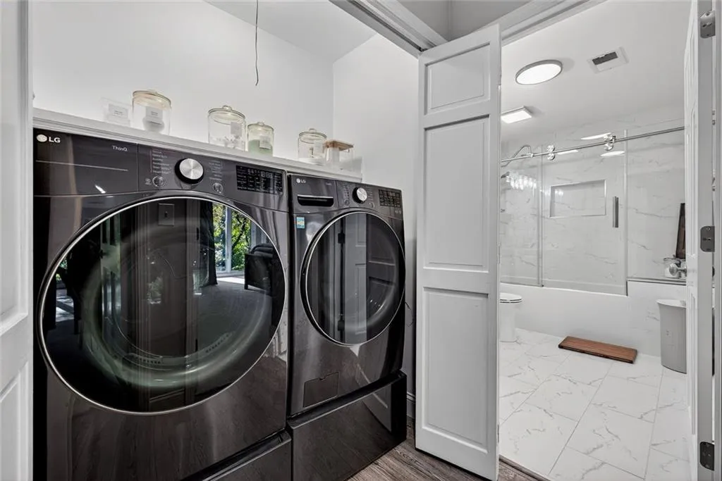 36 Willow Glen Ne, Atlanta, Georgia 30342, 3 Bedrooms Bedrooms, ,3 BathroomsBathrooms,Residential,For Sale,36 Willow Glen Ne,7688679