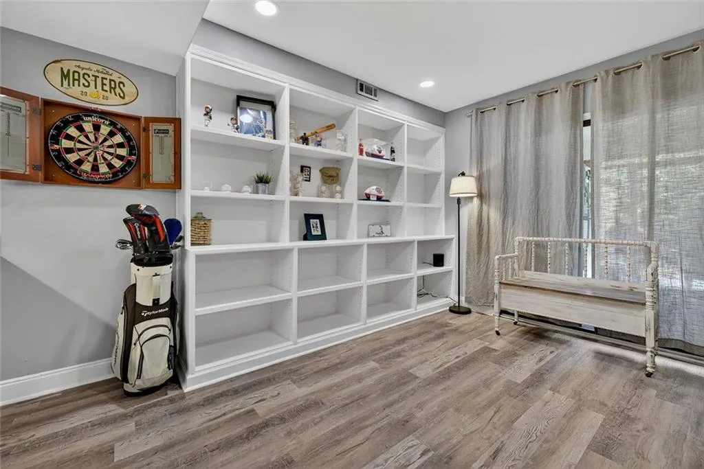 36 Willow Glen Ne, Atlanta, Georgia 30342, 3 Bedrooms Bedrooms, ,3 BathroomsBathrooms,Residential,For Sale,36 Willow Glen Ne,7688679