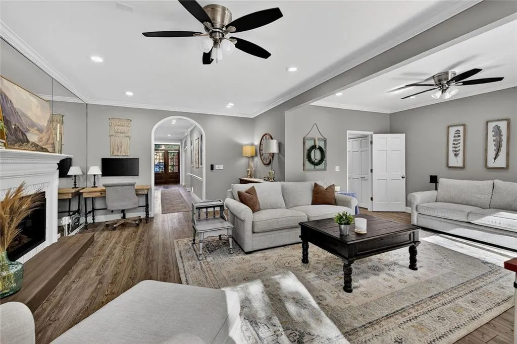 36 Willow Glen Ne, Atlanta, Georgia 30342, 3 Bedrooms Bedrooms, ,3 BathroomsBathrooms,Residential,For Sale,36 Willow Glen Ne,7688679