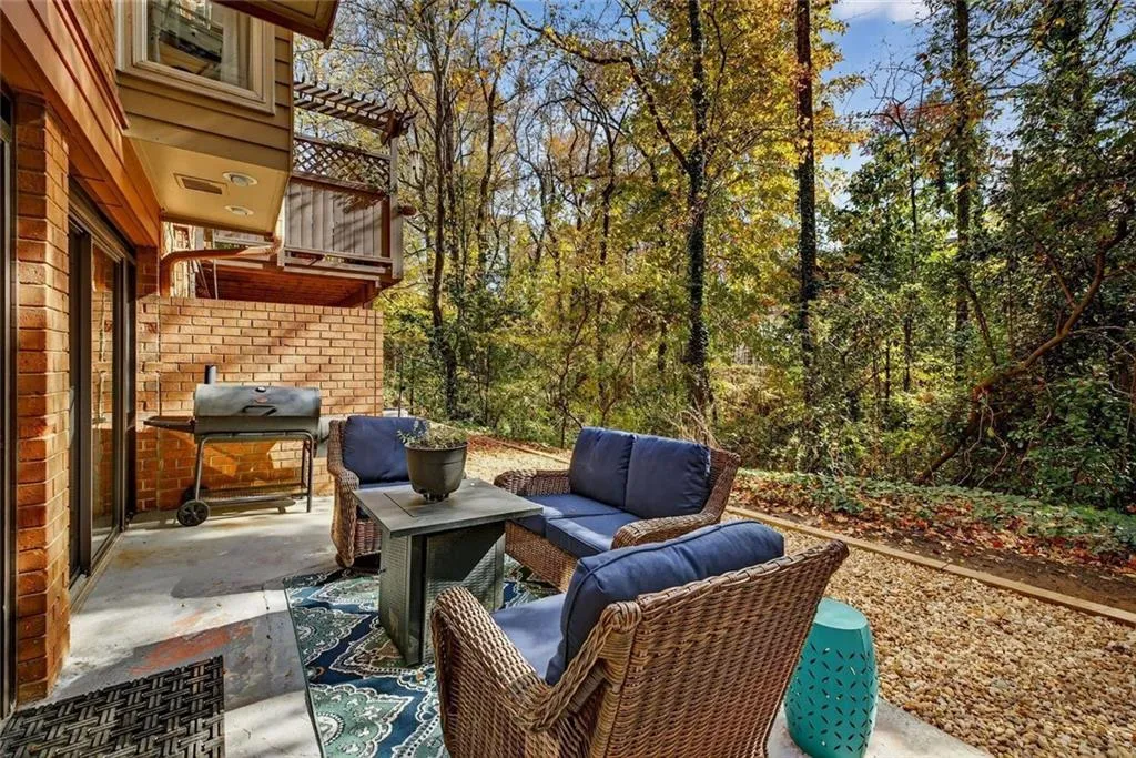 36 Willow Glen Ne, Atlanta, Georgia 30342, 3 Bedrooms Bedrooms, 0 ,3 BathroomsBathrooms,Residential,For Sale,36 Willow Glen Ne,7688679