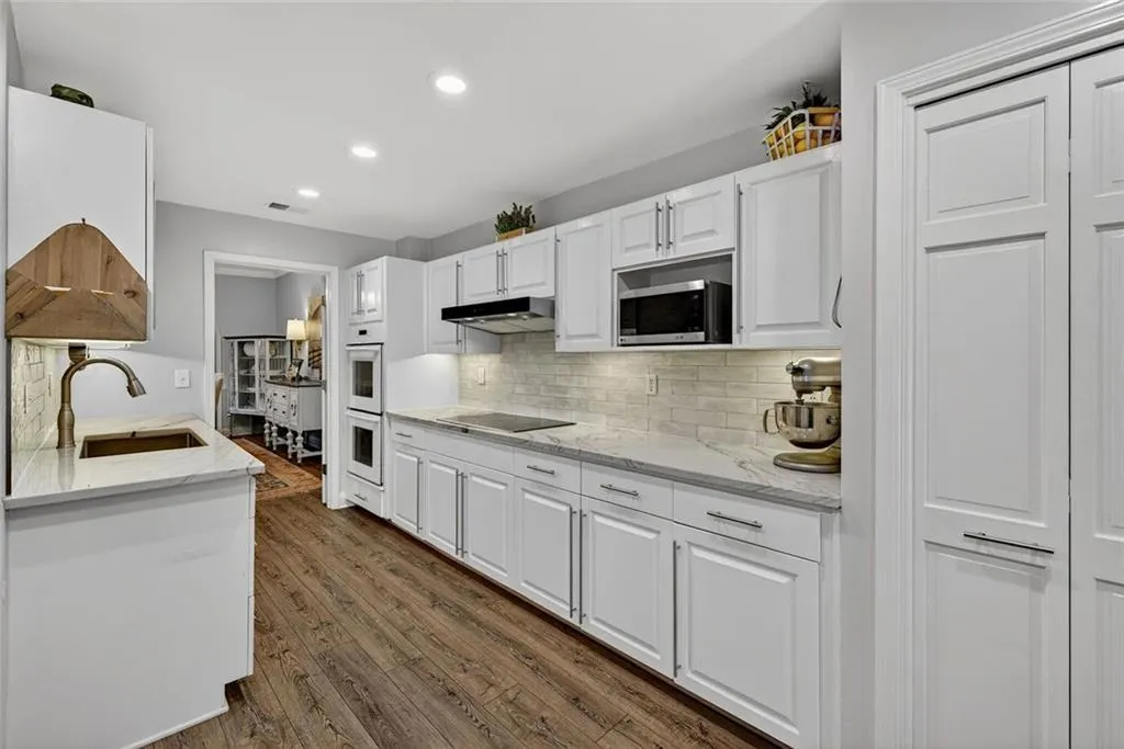 36 Willow Glen Ne, Atlanta, Georgia 30342, 3 Bedrooms Bedrooms, ,3 BathroomsBathrooms,Residential,For Sale,36 Willow Glen Ne,7688679