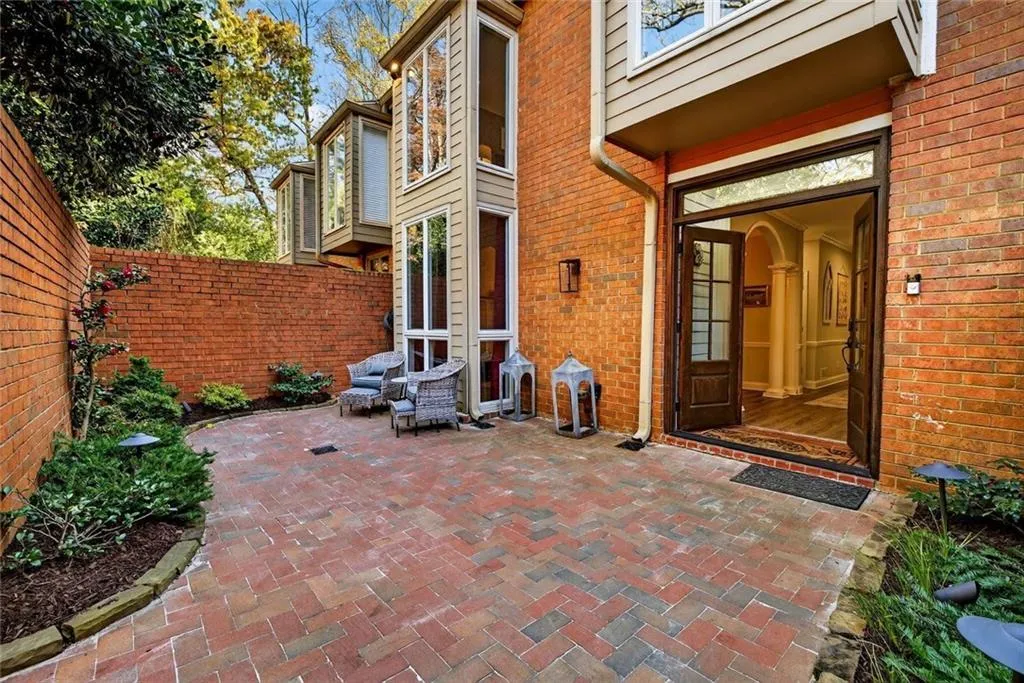 36 Willow Glen Ne, Atlanta, Georgia 30342, 3 Bedrooms Bedrooms, 0 ,3 BathroomsBathrooms,Residential,For Sale,36 Willow Glen Ne,7688679