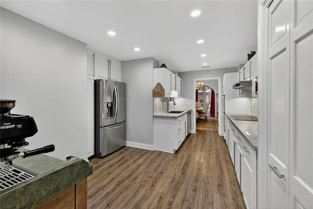 36 Willow Glen Ne, Atlanta, Georgia 30342, 3 Bedrooms Bedrooms, ,3 BathroomsBathrooms,Residential,For Sale,36 Willow Glen Ne,7688679