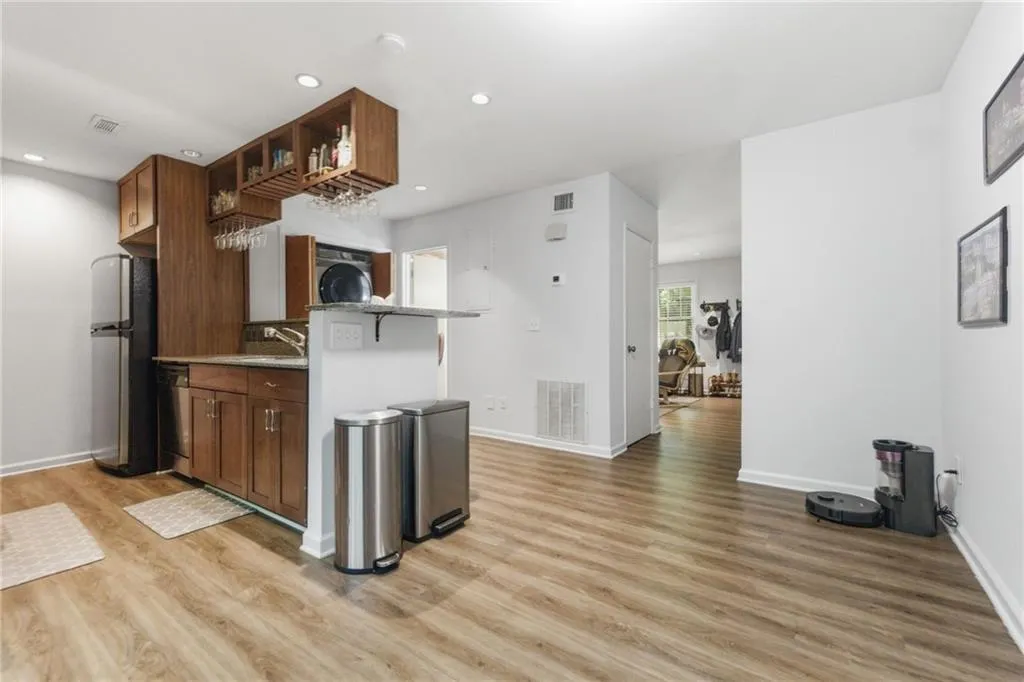 3 Arpege Way Nw, Atlanta, Georgia 30327, 2 Bedrooms Bedrooms, 0 ,2 BathroomsBathrooms,Residential,For Sale,3 Arpege Way Nw,7753698