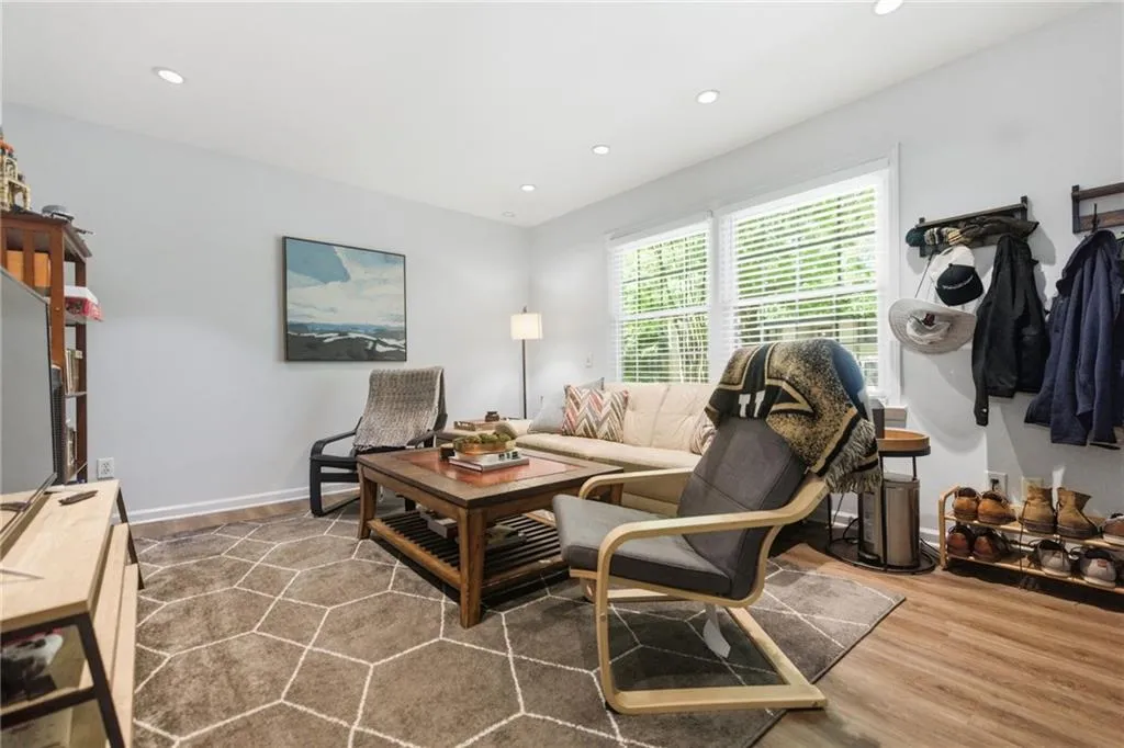 3 Arpege Way Nw, Atlanta, Georgia 30327, 2 Bedrooms Bedrooms, 0 ,2 BathroomsBathrooms,Residential,For Sale,3 Arpege Way Nw,7753698