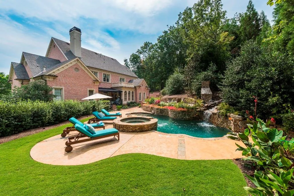 5620 Claire Rose Lane, Sandy Springs, Georgia 30327, 6 Bedrooms Bedrooms, ,5 BathroomsBathrooms,Residential,Sold,5620 Claire Rose Lane,5593133