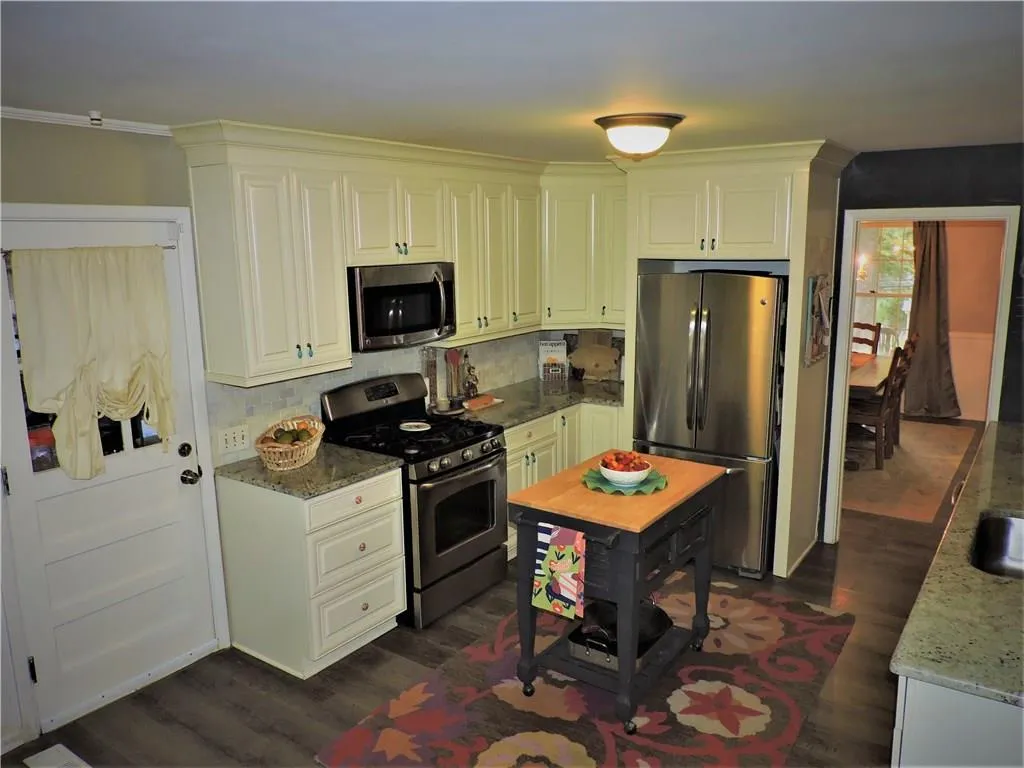 800 Spalding Drive Ne, Atlanta, Georgia 30328, 4 Bedrooms Bedrooms, ,3 BathroomsBathrooms,Residential,Sold,800 Spalding Drive Ne,5900964