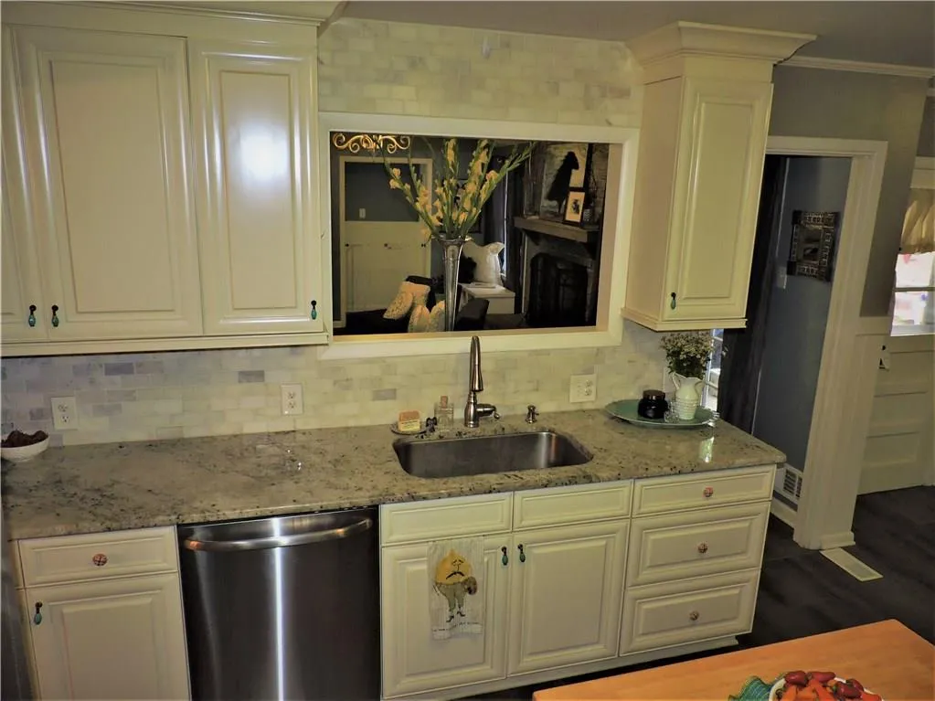 800 Spalding Drive Ne, Atlanta, Georgia 30328, 4 Bedrooms Bedrooms, ,3 BathroomsBathrooms,Residential,Sold,800 Spalding Drive Ne,5900964