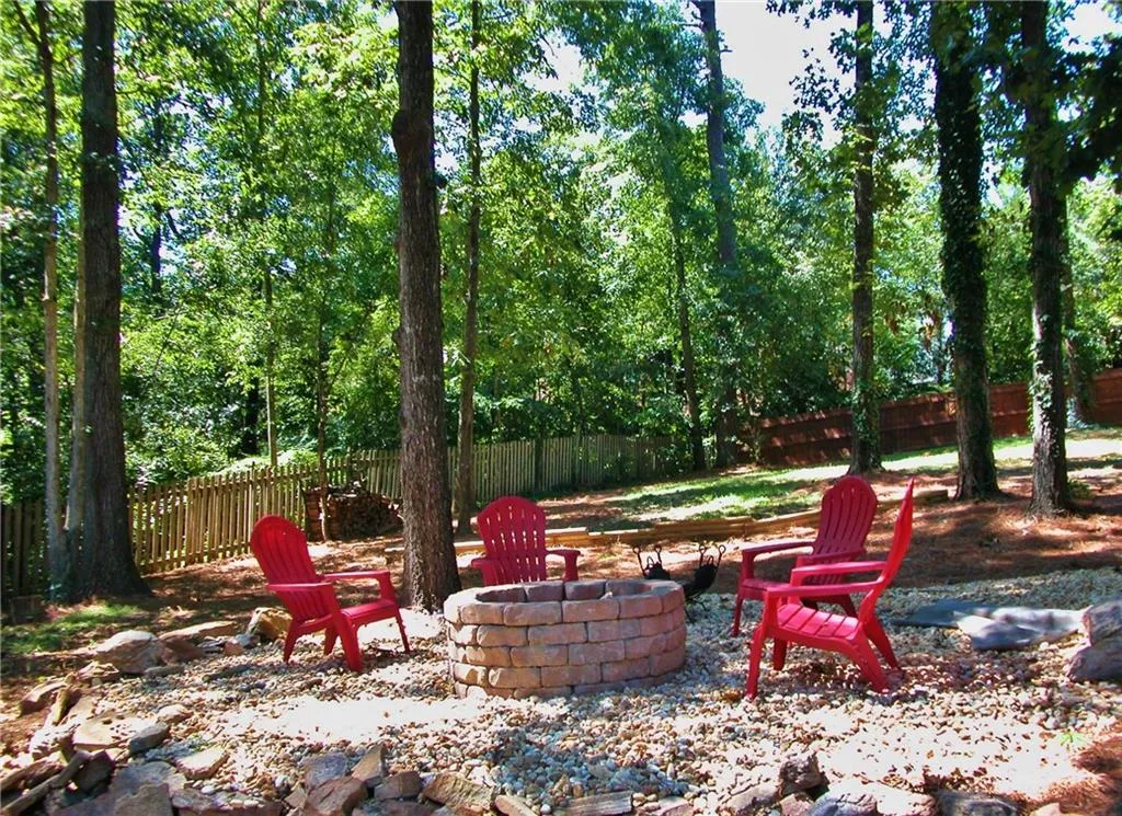 800 Spalding Drive Ne, Atlanta, Georgia 30328, 4 Bedrooms Bedrooms, ,3 BathroomsBathrooms,Residential,Sold,800 Spalding Drive Ne,5900964