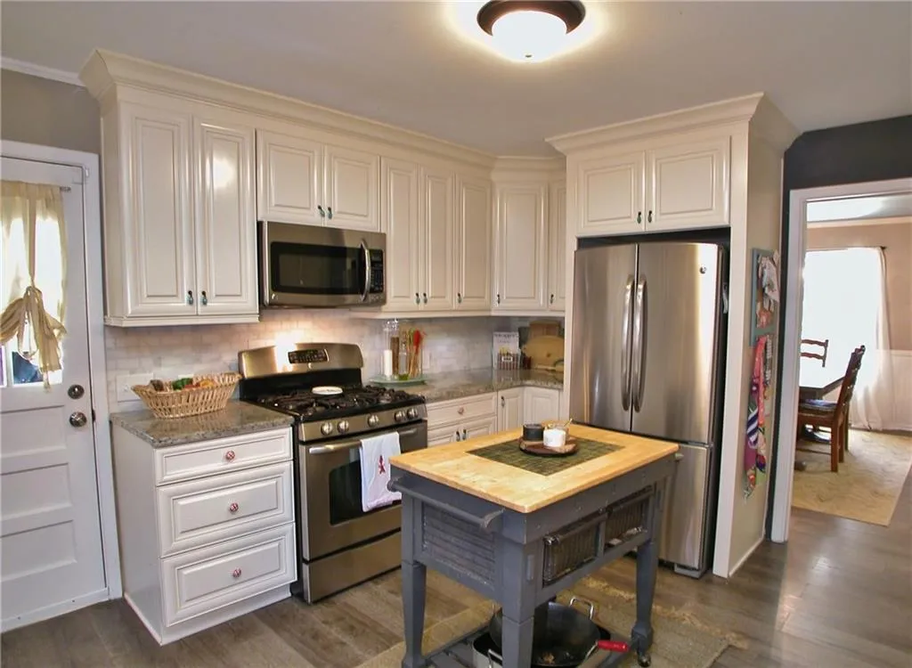 800 Spalding Drive Ne, Atlanta, Georgia 30328, 4 Bedrooms Bedrooms, ,3 BathroomsBathrooms,Residential,Sold,800 Spalding Drive Ne,5900964