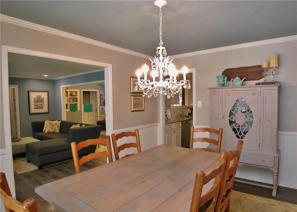 800 Spalding Drive Ne, Atlanta, Georgia 30328, 4 Bedrooms Bedrooms, ,3 BathroomsBathrooms,Residential,Sold,800 Spalding Drive Ne,5900964