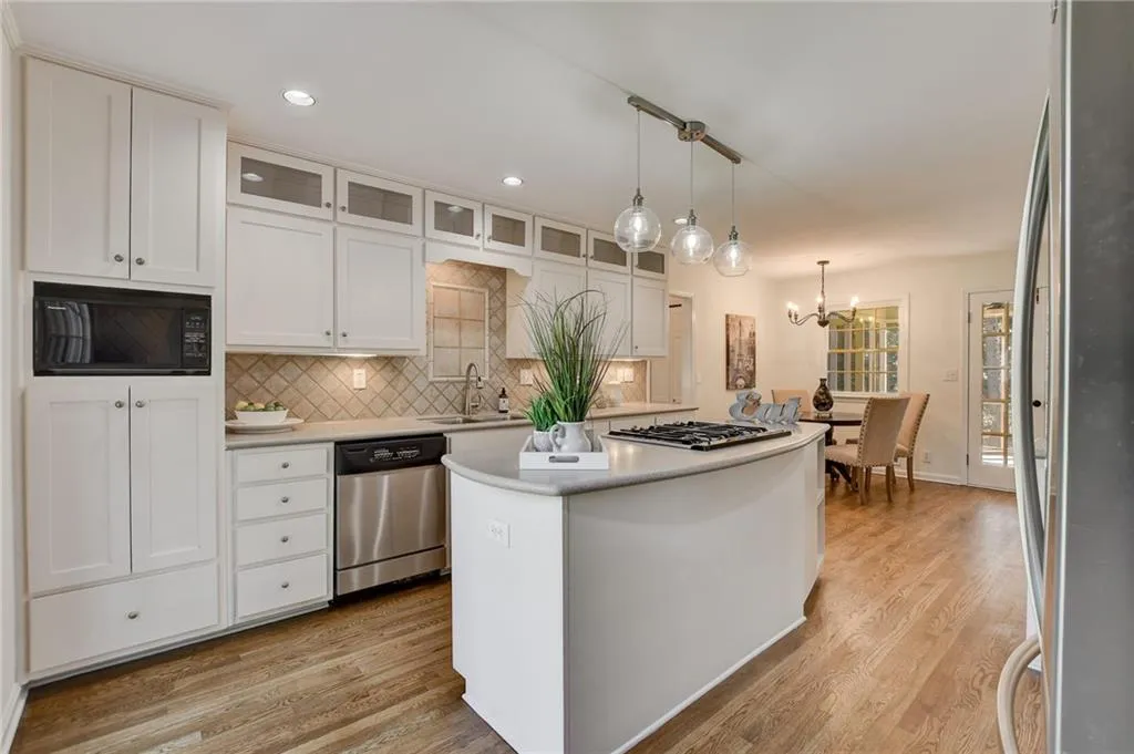 7595 Chaparral Drive, Sandy Springs, Georgia 30350, 5 Bedrooms Bedrooms, ,3 BathroomsBathrooms,Residential,Sold,7595 Chaparral Drive,7009907