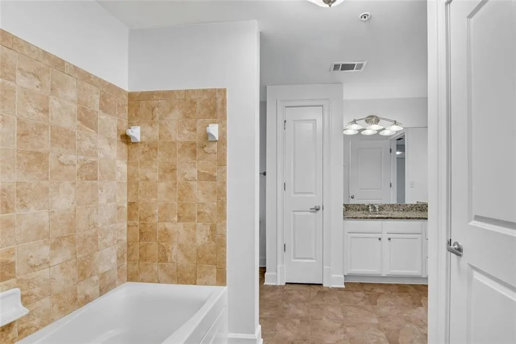 200 River Vista Drive Unit 309, Atlanta, Georgia 30339, 1 Bedroom Bedrooms, ,1 BathroomBathrooms,Residential,Sold,200 River Vista Drive Unit 309,7504942
