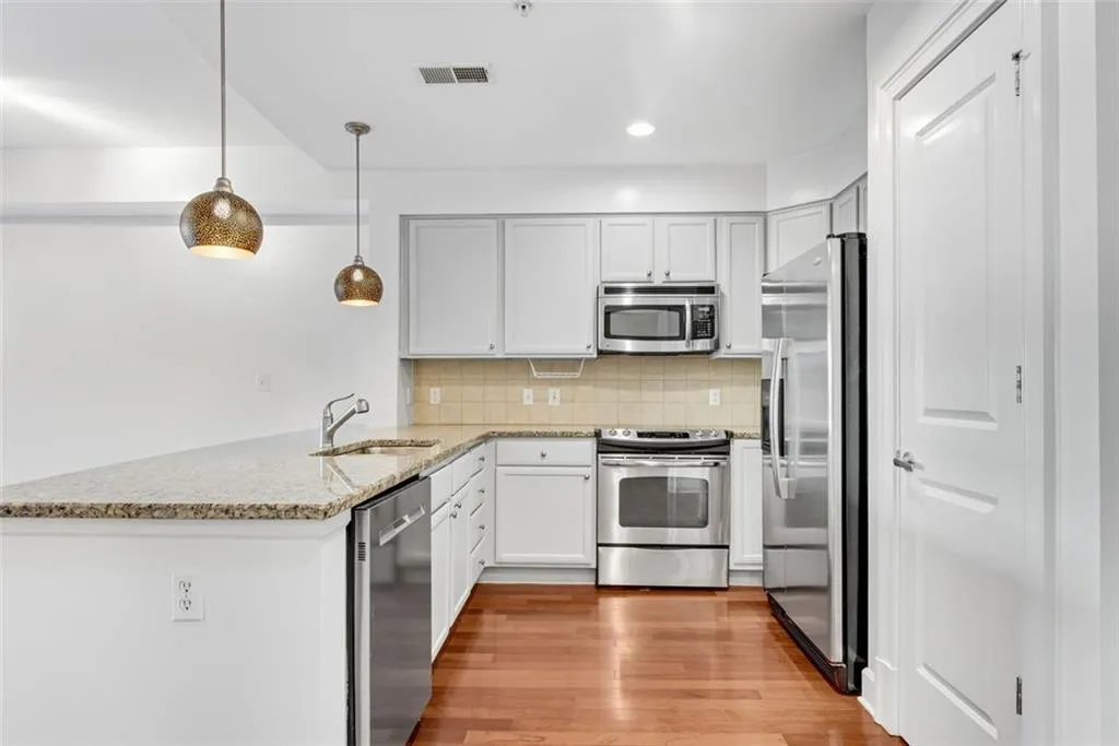 200 River Vista Drive Unit 309, Atlanta, Georgia 30339, 1 Bedroom Bedrooms, ,1 BathroomBathrooms,Residential,Sold,200 River Vista Drive Unit 309,7504942