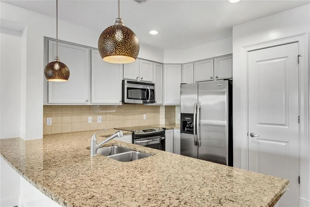 200 River Vista Drive Unit 309, Atlanta, Georgia 30339, 1 Bedroom Bedrooms, ,1 BathroomBathrooms,Residential,Sold,200 River Vista Drive Unit 309,7504942