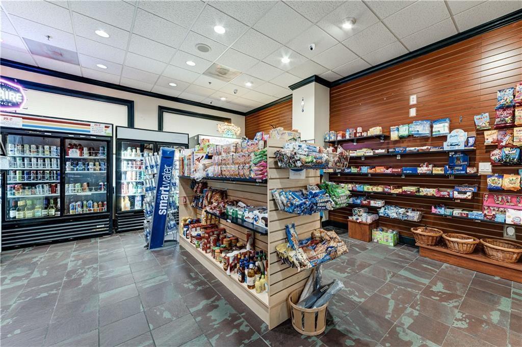 Convenience store in lobby.