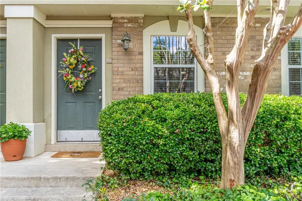 6900 Roswell Road Unit I2, Atlanta, Georgia 30328, 3 Bedrooms Bedrooms, ,2 BathroomsBathrooms,Residential,Sold,6900 Roswell Road Unit I2,6891759