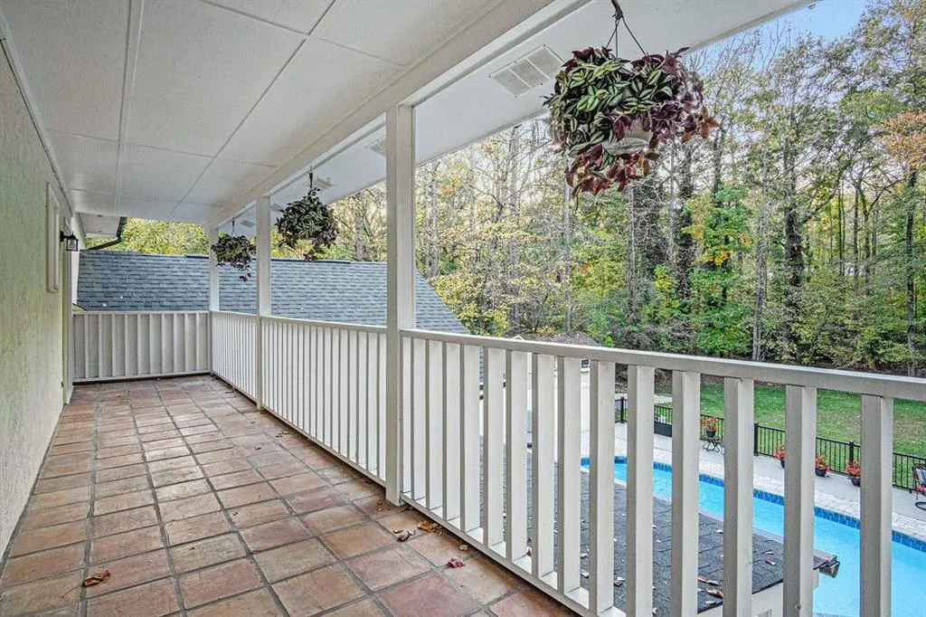 2180 Spalding Drive, Sandy Springs, Georgia 30350, 4 Bedrooms Bedrooms, ,3 BathroomsBathrooms,Residential,Sold,2180 Spalding Drive,6969689