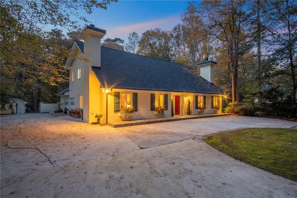 2180 Spalding Drive, Sandy Springs, Georgia 30350, 4 Bedrooms Bedrooms, ,3 BathroomsBathrooms,Residential,Sold,2180 Spalding Drive,6969689