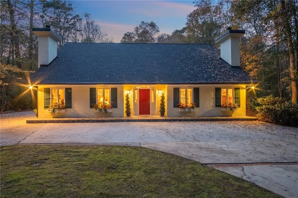 2180 Spalding Drive, Sandy Springs, Georgia 30350, 4 Bedrooms Bedrooms, ,3 BathroomsBathrooms,Residential,Sold,2180 Spalding Drive,6969689