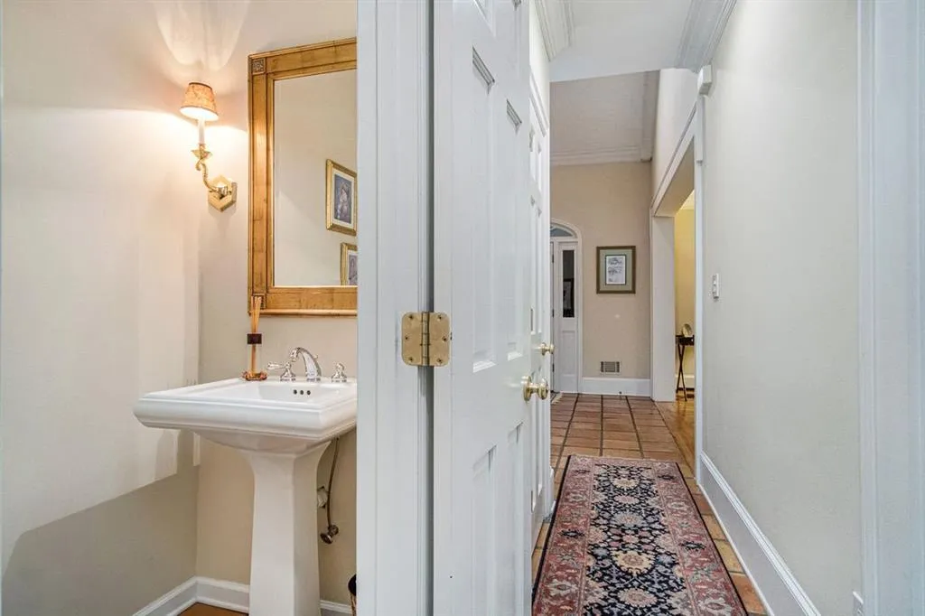2180 Spalding Drive, Sandy Springs, Georgia 30350, 4 Bedrooms Bedrooms, ,3 BathroomsBathrooms,Residential,Sold,2180 Spalding Drive,6969689