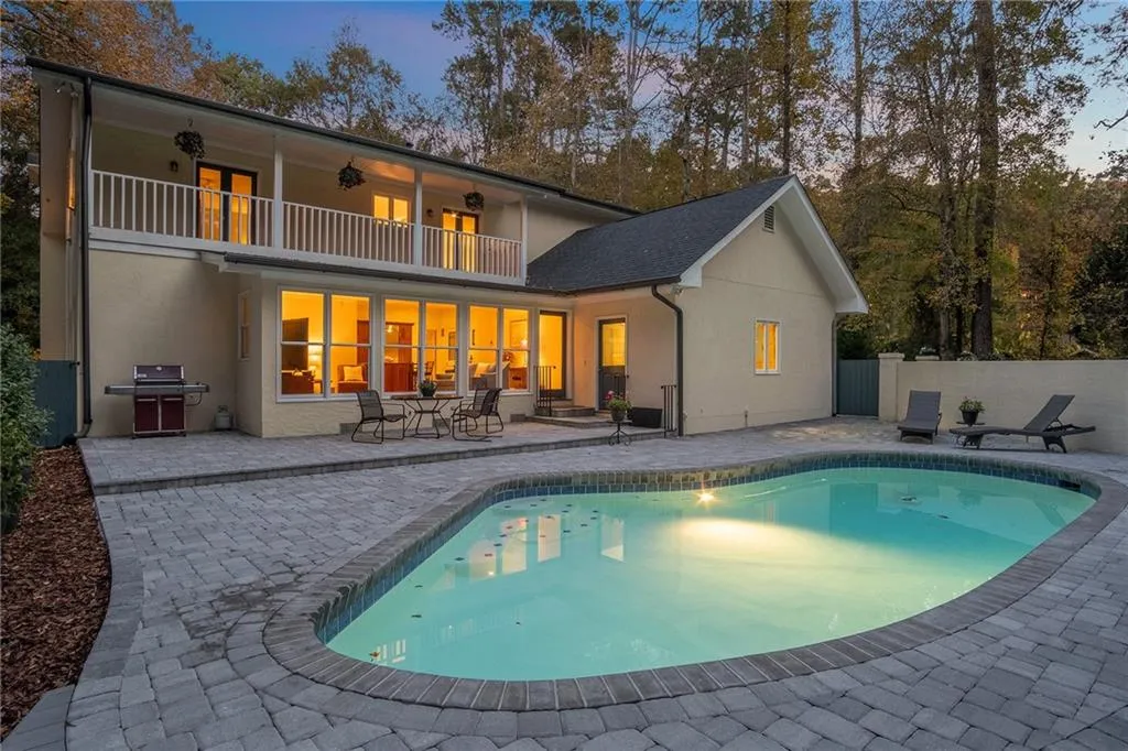 2180 Spalding Drive, Sandy Springs, Georgia 30350, 4 Bedrooms Bedrooms, ,3 BathroomsBathrooms,Residential,Sold,2180 Spalding Drive,6969689