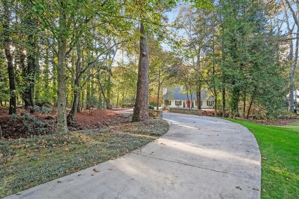 2180 Spalding Drive, Sandy Springs, Georgia 30350, 4 Bedrooms Bedrooms, ,3 BathroomsBathrooms,Residential,Sold,2180 Spalding Drive,6969689