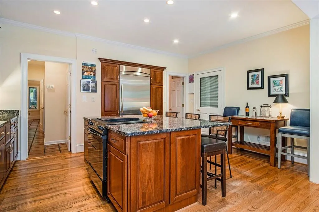 2180 Spalding Drive, Sandy Springs, Georgia 30350, 4 Bedrooms Bedrooms, ,3 BathroomsBathrooms,Residential,Sold,2180 Spalding Drive,6969689