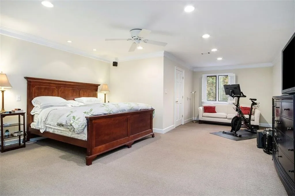 2180 Spalding Drive, Sandy Springs, Georgia 30350, 4 Bedrooms Bedrooms, ,3 BathroomsBathrooms,Residential,Sold,2180 Spalding Drive,6969689