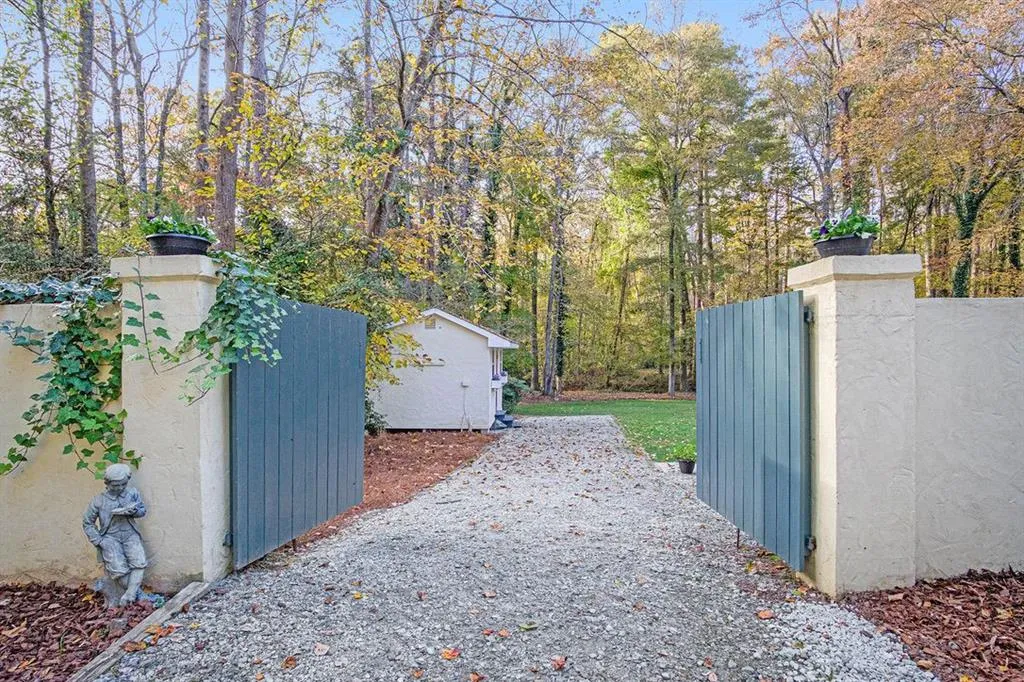 2180 Spalding Drive, Sandy Springs, Georgia 30350, 4 Bedrooms Bedrooms, ,3 BathroomsBathrooms,Residential,Sold,2180 Spalding Drive,6969689