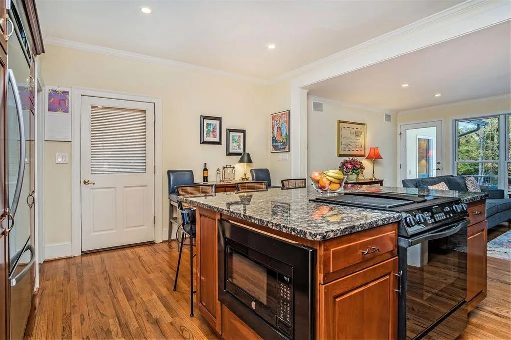 2180 Spalding Drive, Sandy Springs, Georgia 30350, 4 Bedrooms Bedrooms, ,3 BathroomsBathrooms,Residential,Sold,2180 Spalding Drive,6969689