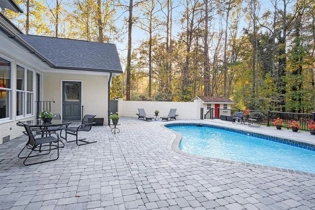 2180 Spalding Drive, Sandy Springs, Georgia 30350, 4 Bedrooms Bedrooms, ,3 BathroomsBathrooms,Residential,Sold,2180 Spalding Drive,6969689