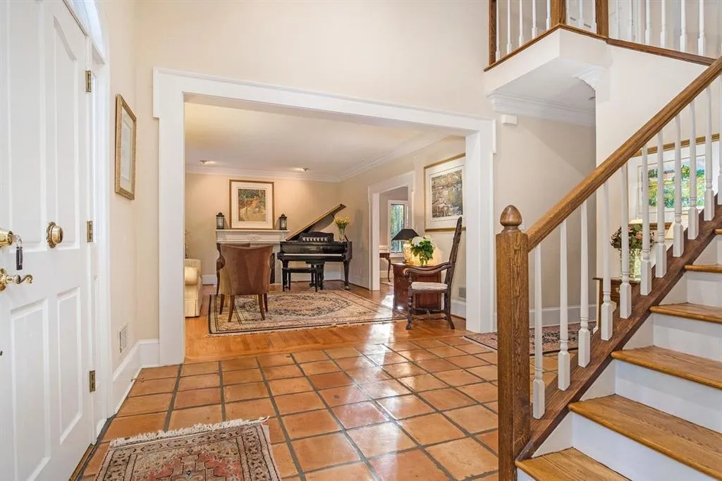2180 Spalding Drive, Sandy Springs, Georgia 30350, 4 Bedrooms Bedrooms, ,3 BathroomsBathrooms,Residential,Sold,2180 Spalding Drive,6969689