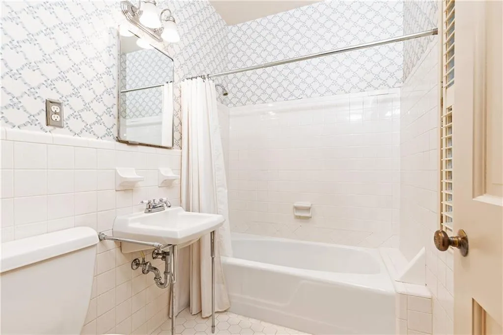 3384 Rilman Road Nw, Atlanta, Georgia 30327, 4 Bedrooms Bedrooms, ,4 BathroomsBathrooms,Residential,For Sale,3384 Rilman Road Nw,7656855