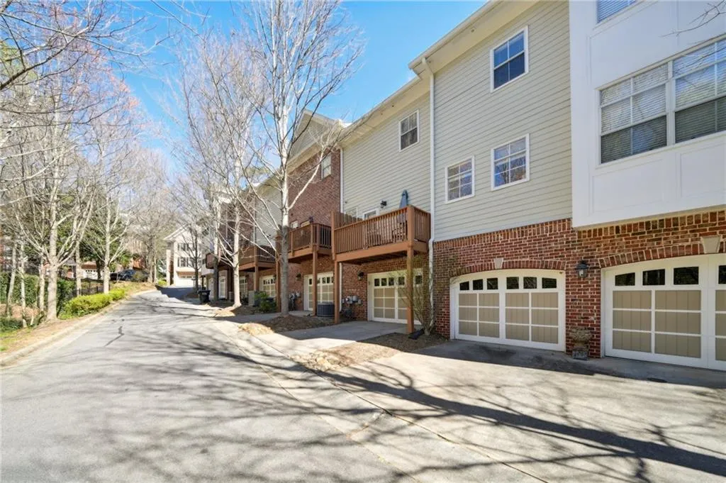 1119 Glenridge Place, Atlanta, Georgia 30342, 1 Bedroom Bedrooms, ,1 BathroomBathrooms,Residential,Sold,1119 Glenridge Place,7547565