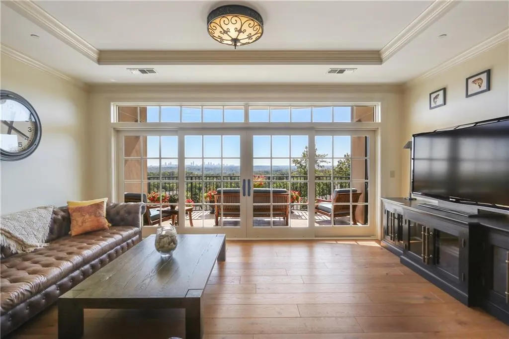 2700 Paces Ferry Road Se Unit 303, Atlanta, Georgia 30339, 3 Bedrooms Bedrooms, ,2 BathroomsBathrooms,Residential,Sold,2700 Paces Ferry Road Se Unit 303,6089103